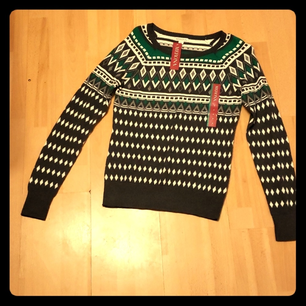 Grey, green, and white sweater